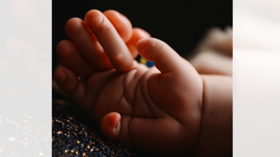 Mumbai horror: Woman abandons 15-day-old baby on local train; search for mother under way | India News
