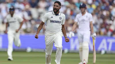 DSP Siraj breathes fire! Sends Ben Stokes for a duck, leaves Joe Root fuming – WATCH | Cricket News DSP Siraj breathes fire! Sends Ben Stokes for a duck, leaves Joe Root fuming – WATCH | Cricket News