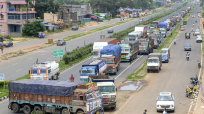 Relief for commercial vehicles: Up to 50% reduction in toll for elevated sections on NHs | India News Relief for commercial vehicles: Up to 50% reduction in toll for elevated sections on NHs | India News