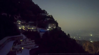 Fog, bad weather affect heli-service for Vaishno Devi on 3rd consecutive day in Katra | India News Fog, bad weather affect heli-service for Vaishno Devi on 3rd consecutive day in Katra | India News