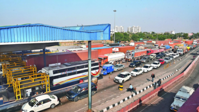 NH toll collected through FASTag up by 20% in 1st 3 months of this FY | India News NH toll collected through FASTag up by 20% in 1st 3 months of this FY | India News